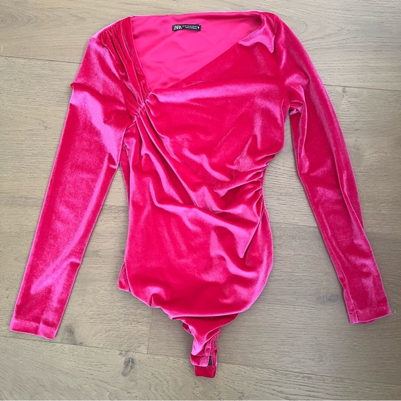 Pink velvet bodysuit - Zara woman - Picture 1 of 4